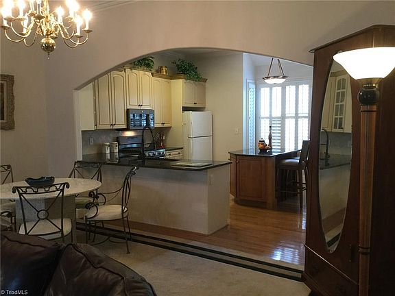 5th image of 15 Creswell Ct