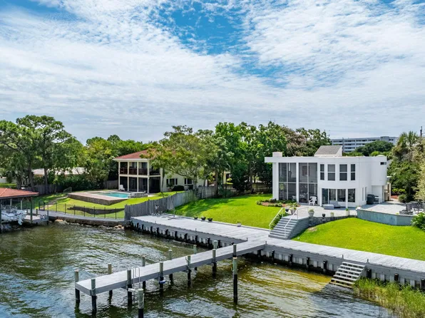 521 Dorado Ave, Fort Walton Beach, FL 32548