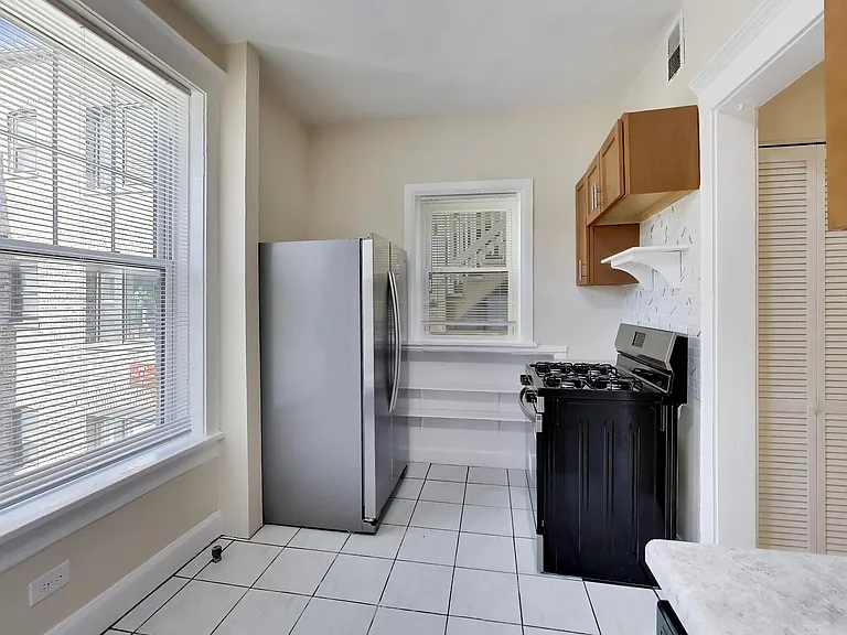 3149 W Lyndale St #2 — Photo 12