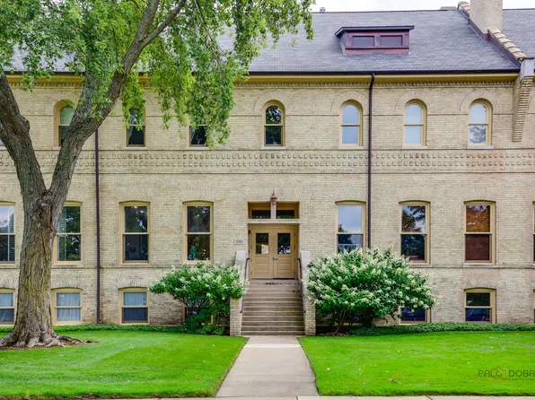 190 Leonard Wood S APT 106, Highland Park, IL 60035