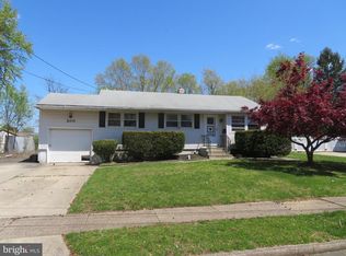 200 Dogwood Rd, Edgewater Park, NJ 08010