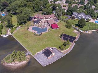47 Awixa Ave, Bay Shore, NY 11706