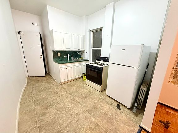 3rd image of 375 5th Ave APT 2
