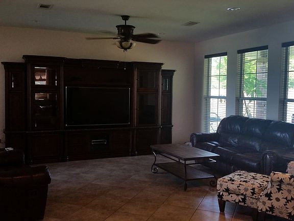 3rd image of 645 Hardy Cir