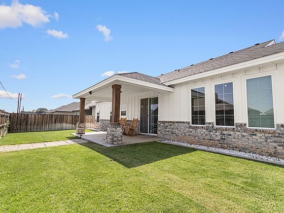 2nd image of 12 NW Sarai Cir