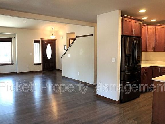 4th image of 5059 NW Cannon Cir