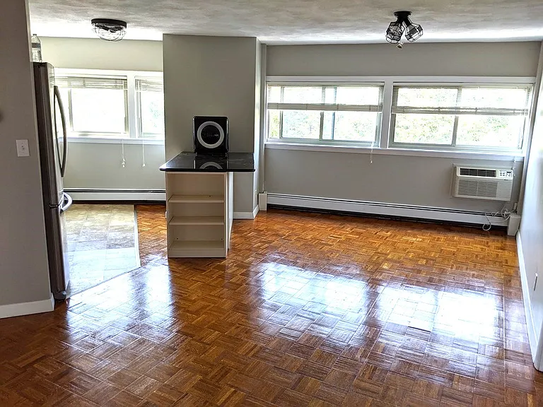 348 Franklin St #4B — Photo 1