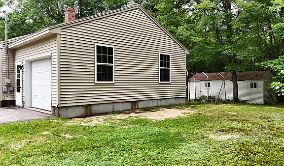 3rd image of 644 Townhouse Road