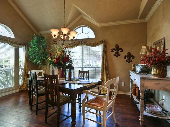 Large Formal Dining