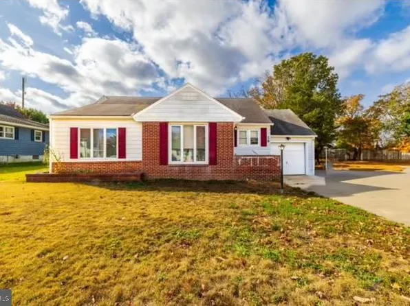 28 S Monroe Ave, Hammonton, NJ 08037