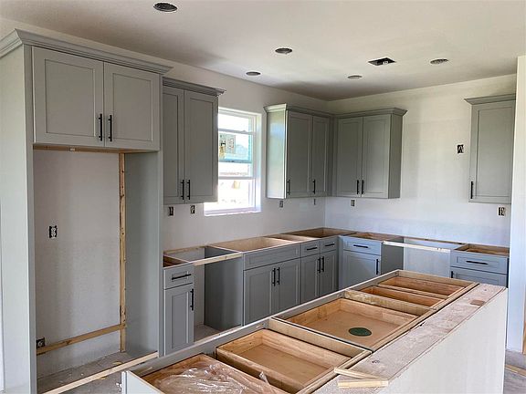 10500 Dominion Ranch Dr, Pt Arthur, TX 77640 | Zillow