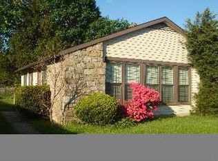 613 Burton Rd, Oreland, PA 19075