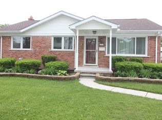 23113 Port St, Saint Clair Shores, MI 48082