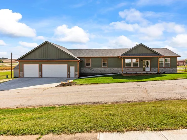 210 Brady St, Minden, IA 51553