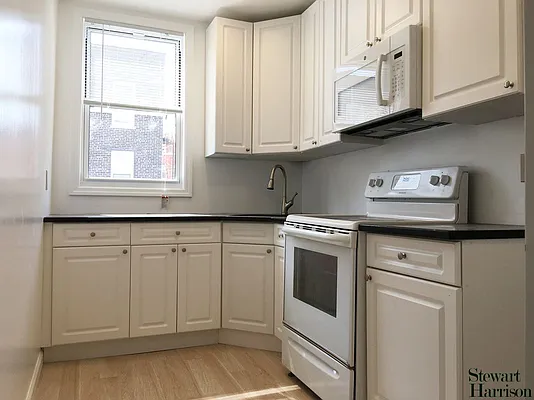 Rented by RealTegrity NY LLC | media 21