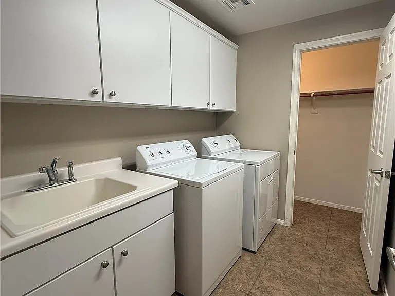 825 Canterra St #2060 — Photo 13