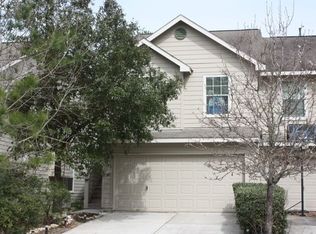 22 S Villa Oaks Dr, Spring, TX 77382