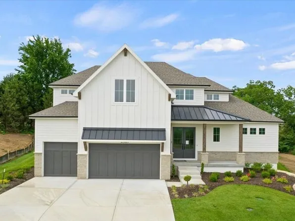 17104 Earnshaw St, Overland Park, KS 66221