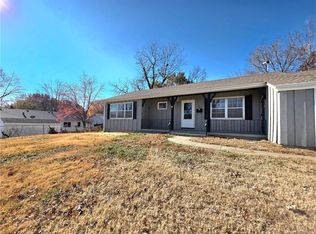 302 S Mitchell St, Warrensburg, MO 64093