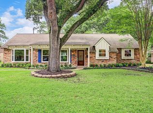 10146 Hanka Dr, Houston, TX 77043
