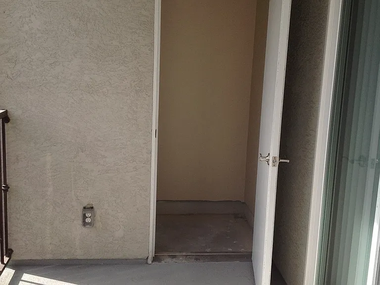 Taft Manor — Photo 139