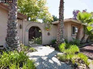 11 Inverleith Ter, Moraga, CA 94556