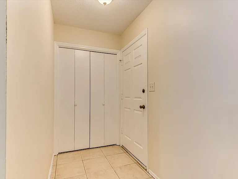 4532 Hillside Dr — Photo 5