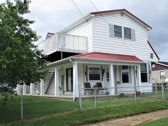 2nd image of 323 E 2nd St