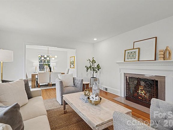 4th image of 470 Livingston Dr