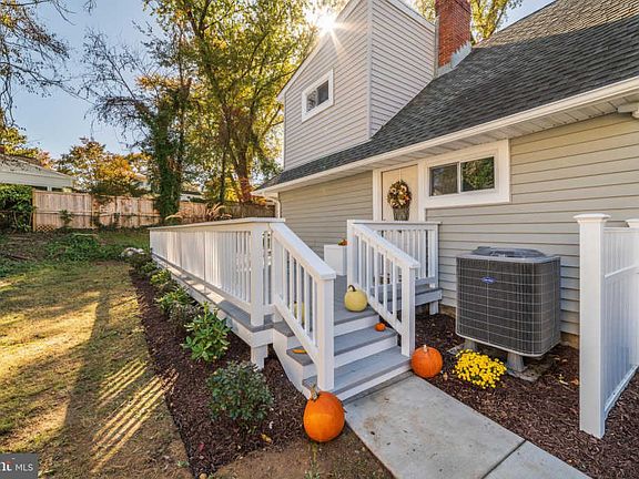 2nd image of 5734 Crawford Dr