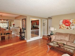 106 Hickory Hill Rd APT C, Williamsville, NY 14221