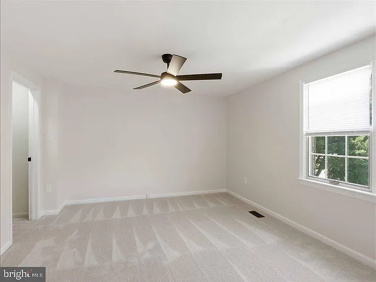 8026 Waterview Ct — Photo 20