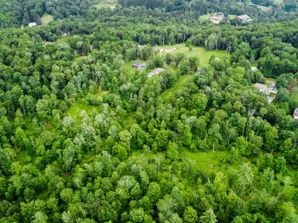 47 Bodle Rd, Dallas, PA 18612