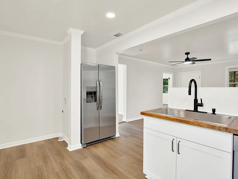 2244 Greenwood St — Photo 13