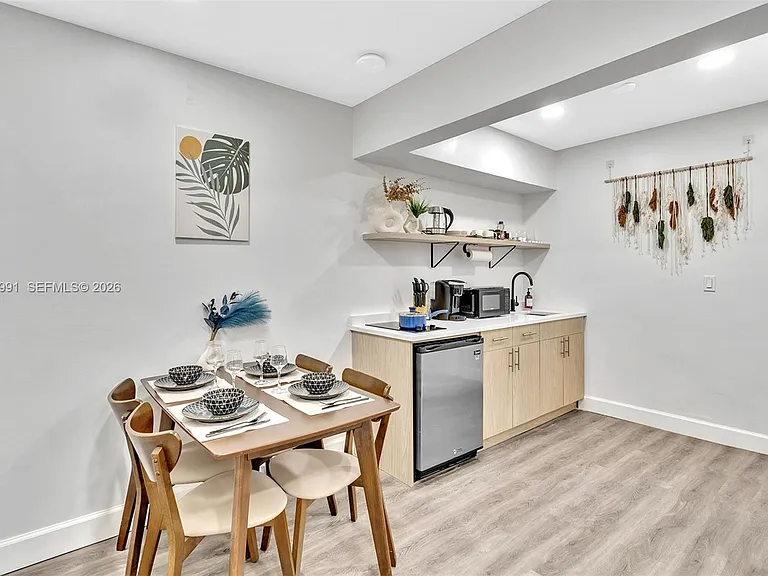 703 NE 7th St #5 — Photo 14