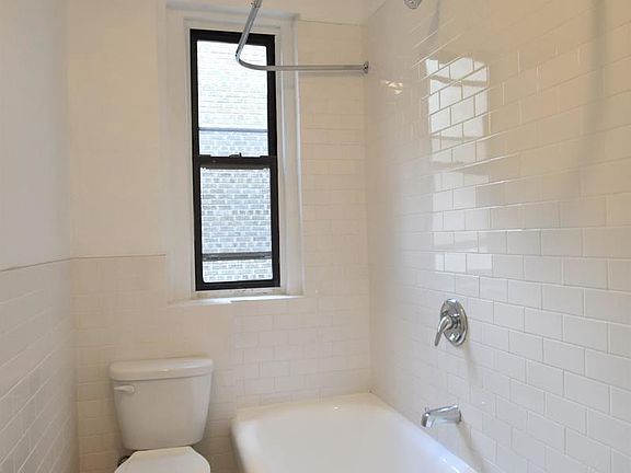 4th image of 139 Payson Ave APT 4A