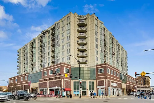 1134 W Granville #804 Photo 1