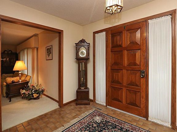 3rd image of 12953 Hamlet Ave