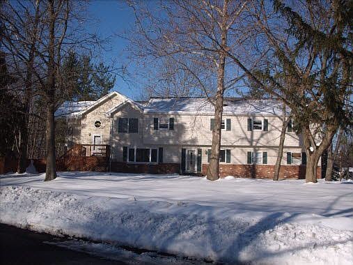 1st image of 10 Holland Ln