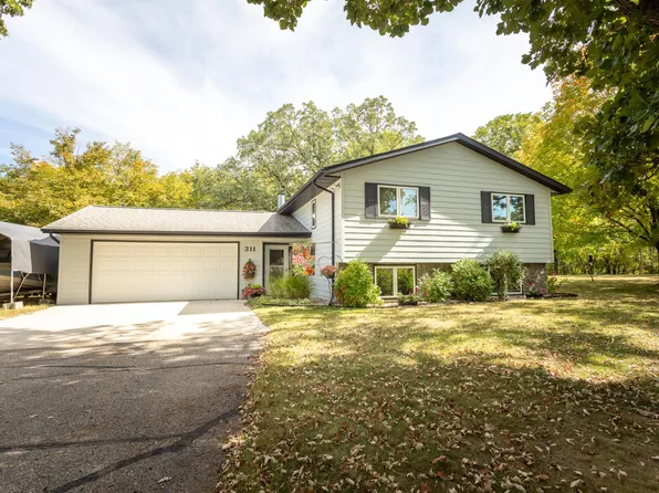 311 Elmwood Dr, Alexandria, MN 56308