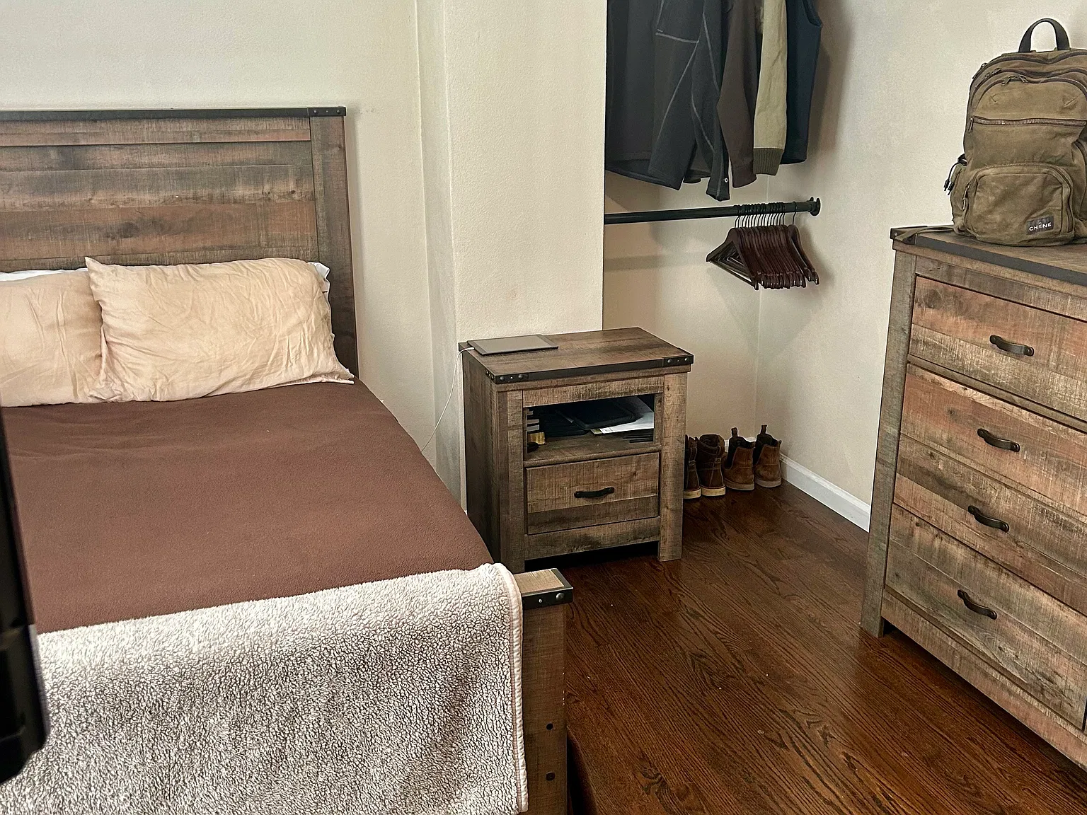 1 bed, 810 sqft, $1,350 — Photo 3
