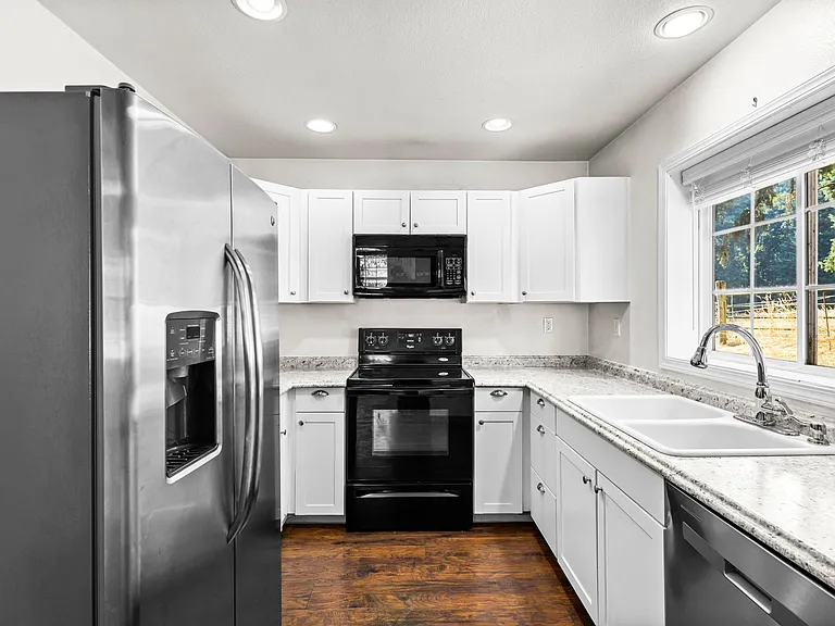2385 Cascade Hwy SE #1 — Photo 8