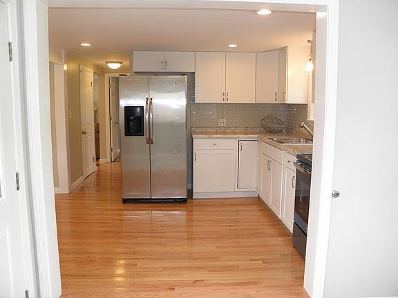 4th image of 6 Lincoln Ave