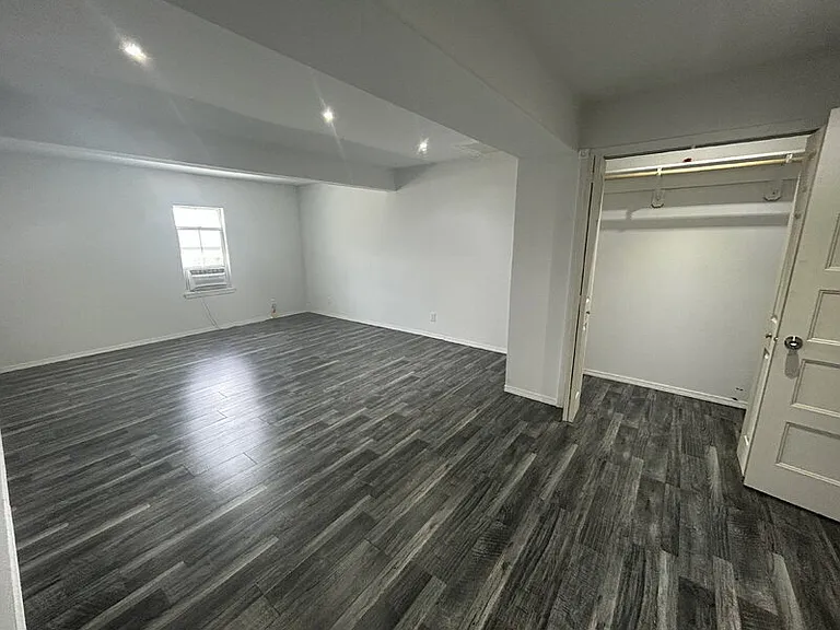 4335 Georgia St — Photo 17