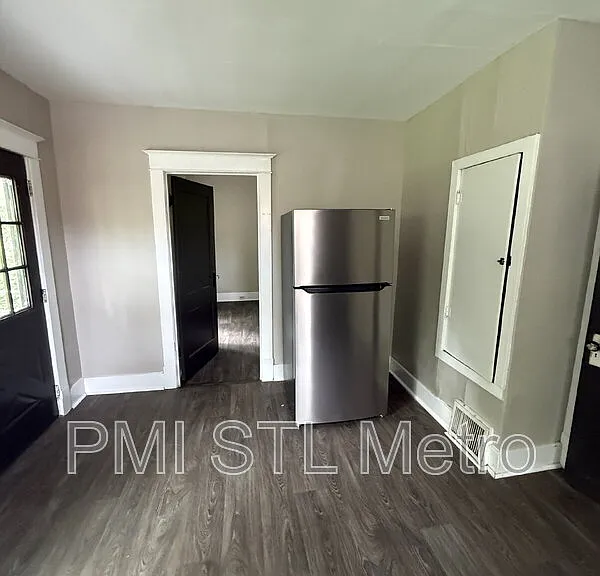 7212 Eunice Ave — Photo 3