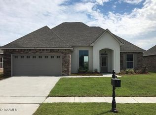 318 Claystone Rd, Youngsville, LA 70592