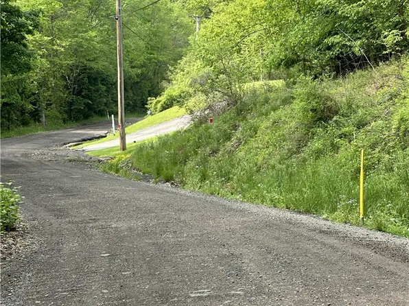 510 Cooney Hollow Rd, Sewickley, PA 15143