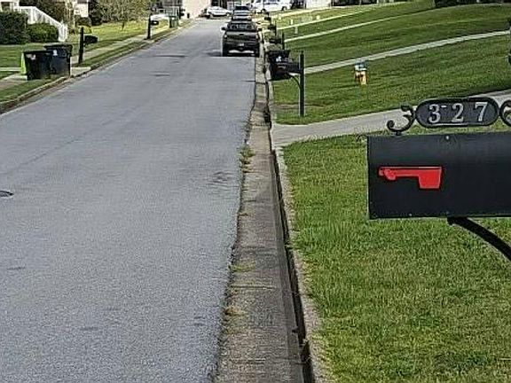 4th image of 327 Arbor Cir