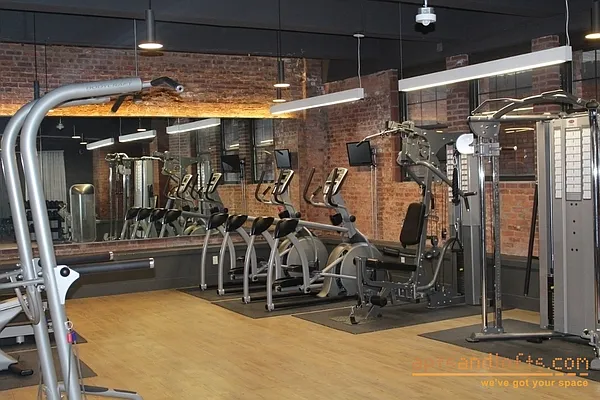 Rented by aptsandlofts.com | media 99