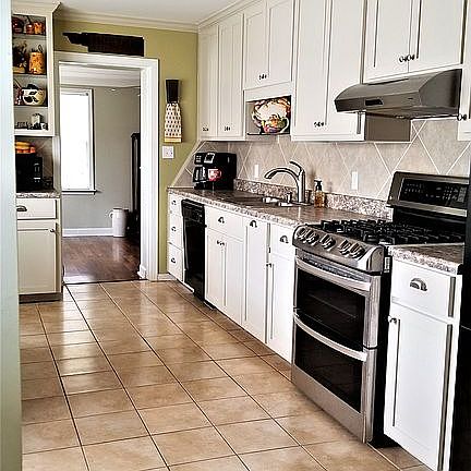 Large efficient kitchen 
